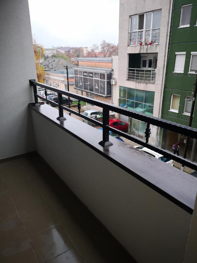 Apartman Silver 斯雷姆斯卡米特罗维察 外观 照片
